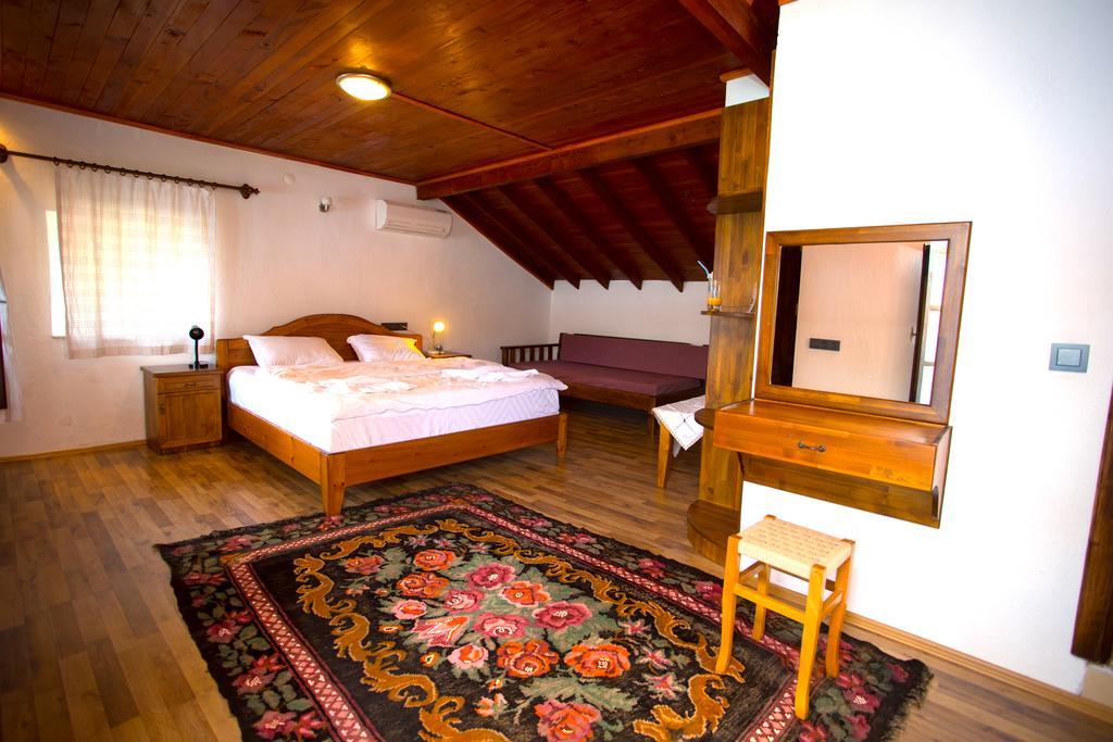 Ankh Pension Kaleucagiz Bagian luar foto